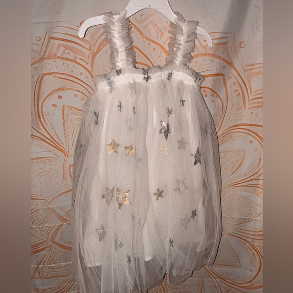 Toddler Girl Bundle: Floral and Starry Tulle Dresses - Picture 5 of 12